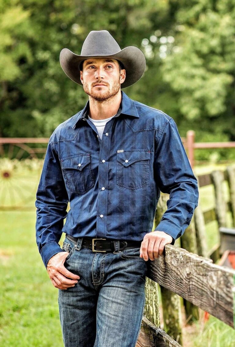 #cowboy #stylewestern #universwestern #vibescowboy #viecowboy #modewestern #espritwestern #stylecowboy #inspirationwestern #passionwestern